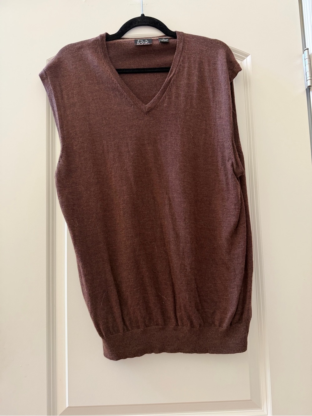 Jos A Bank 100% Merino Wool V Neck Sweater Vest. Heathered brown. SZ XL. Preppy